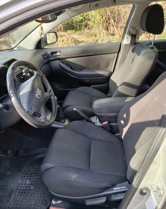 Toyota Avensis cena 11000 przebieg: 263000, rok produkcji 2004 z Rzeszów małe 46